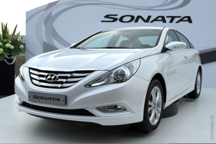 Hyundai Sonata 2012   1