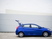Hyundai Accent 2011 photo