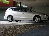 Hyundai i30cw 2010 photo