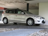 Hyundai i30cw 2010 photo